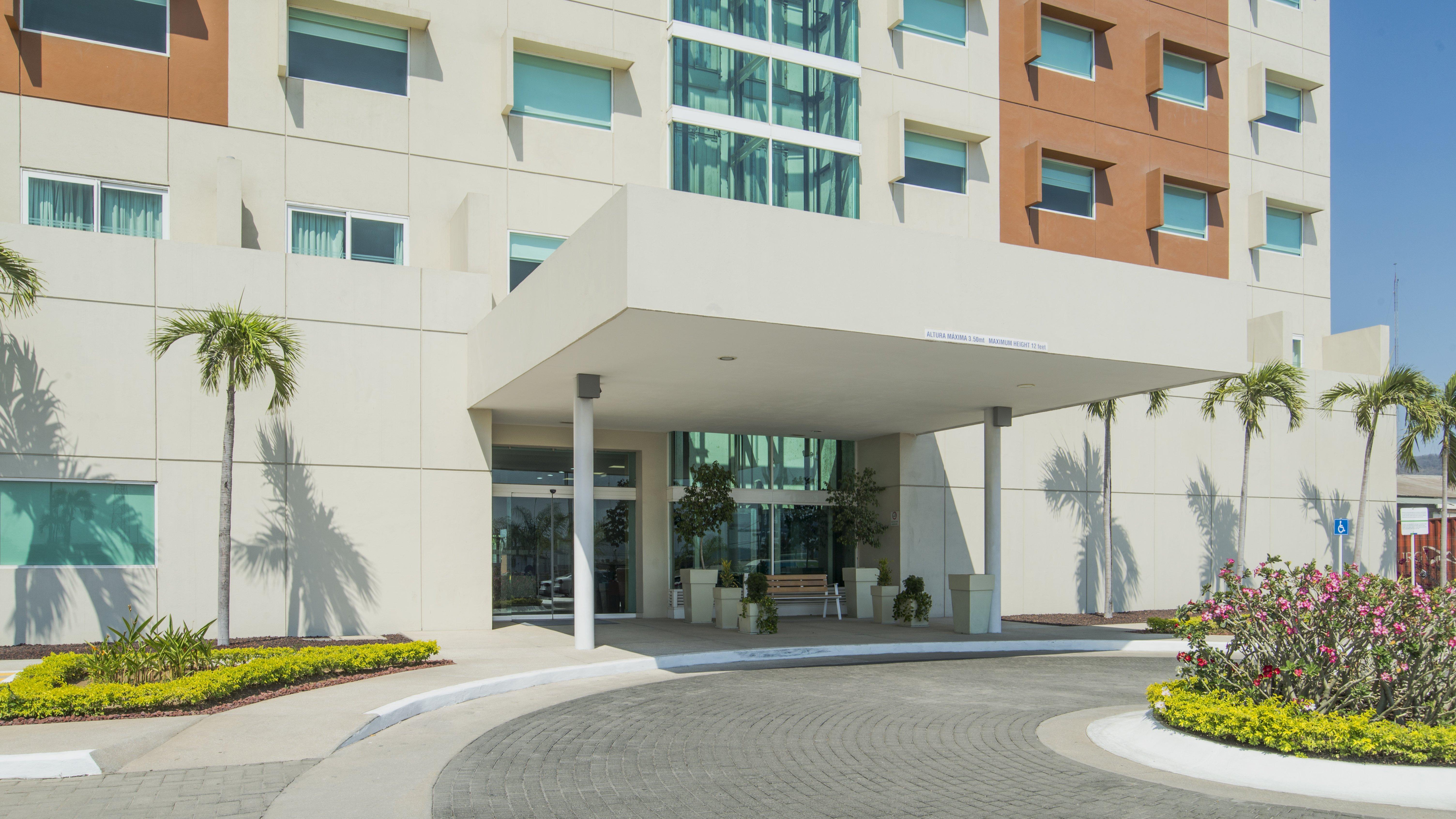Holiday Inn Express Manzanillo By Ihg Exterior photo