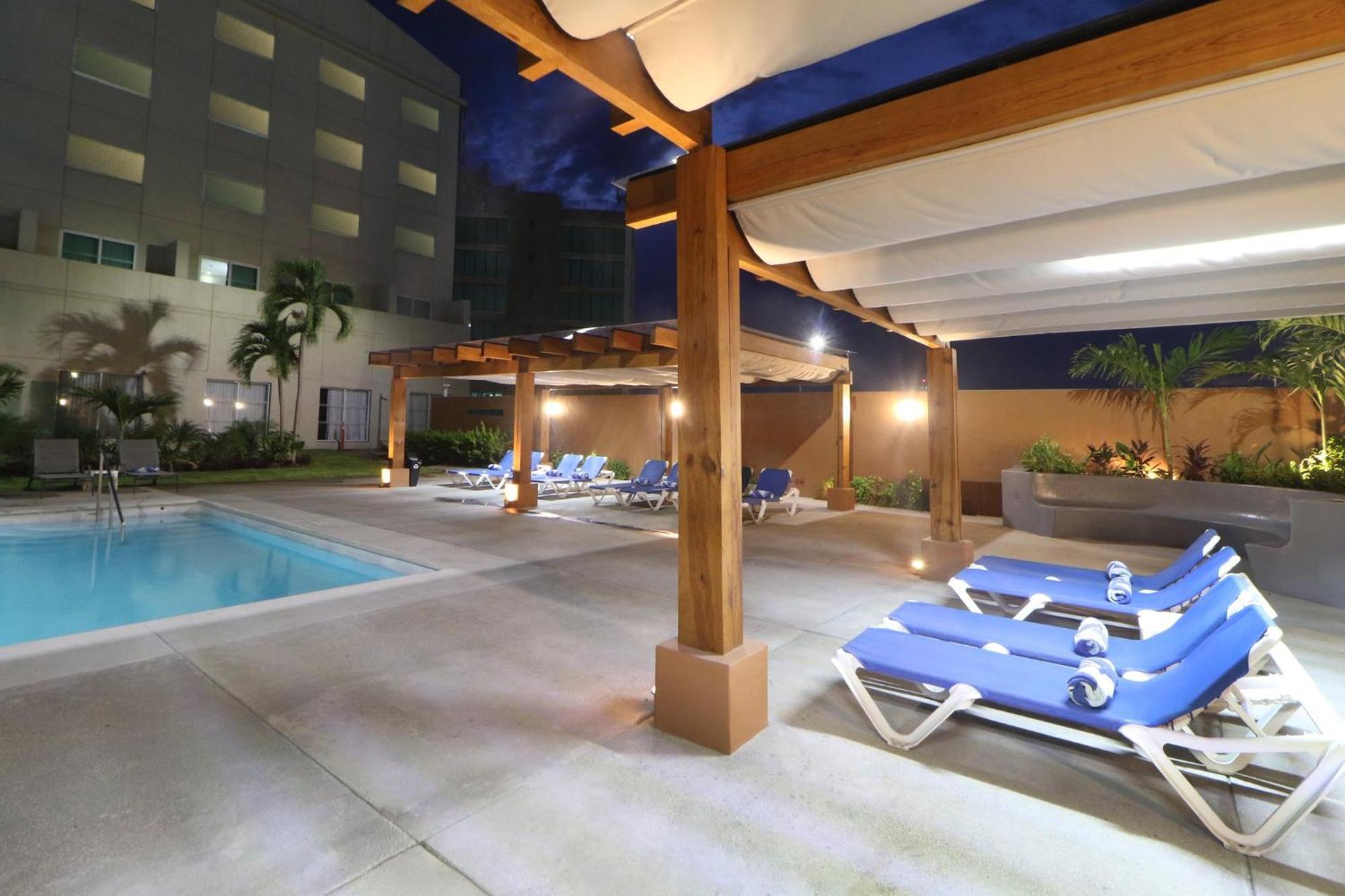 Holiday Inn Express Manzanillo By Ihg Exterior photo