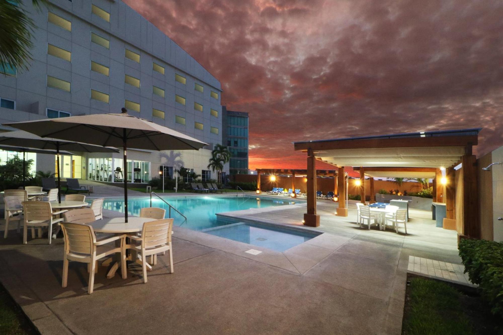 Holiday Inn Express Manzanillo By Ihg Exterior photo