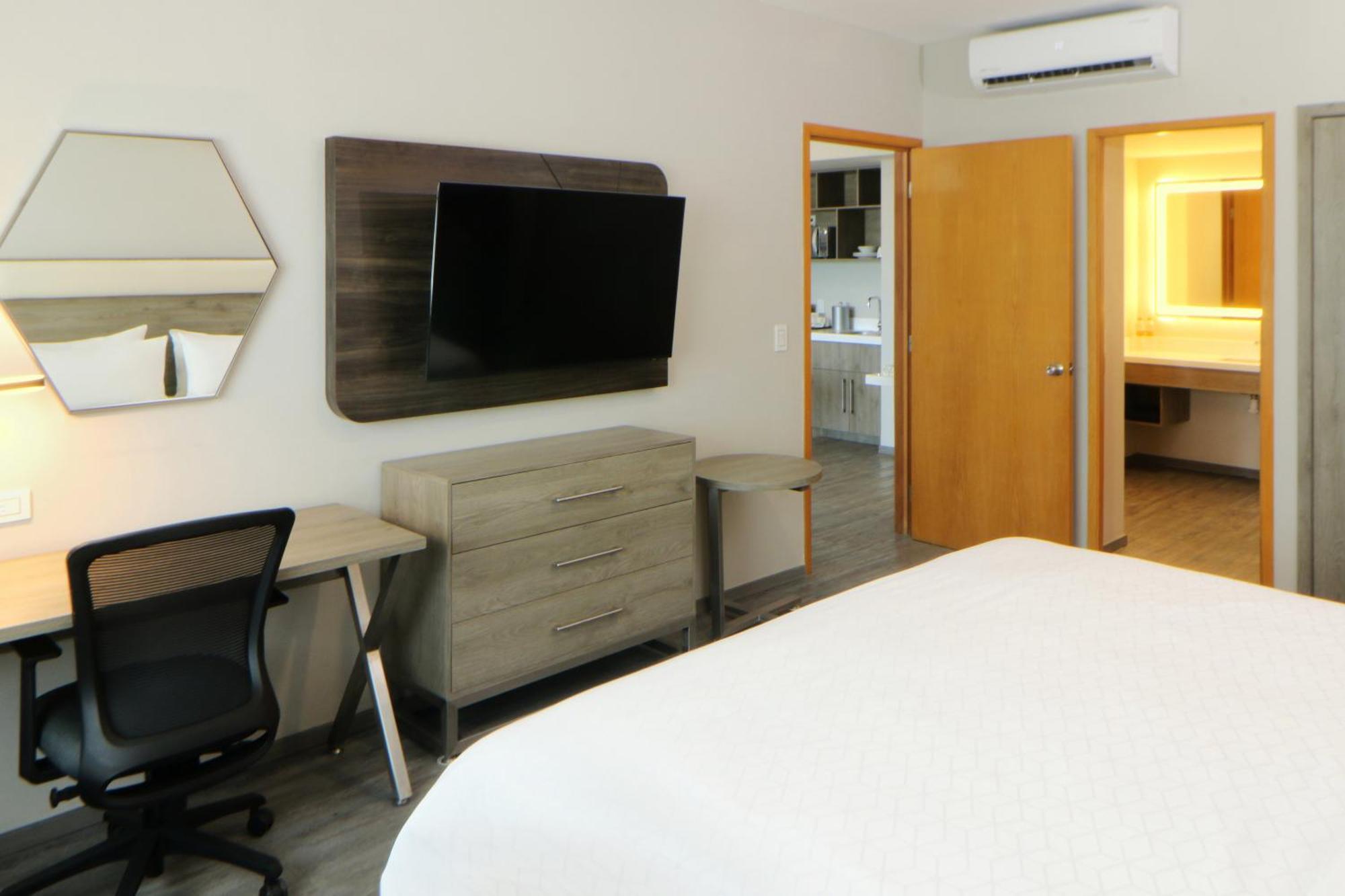 Holiday Inn Express Manzanillo By Ihg Exterior photo