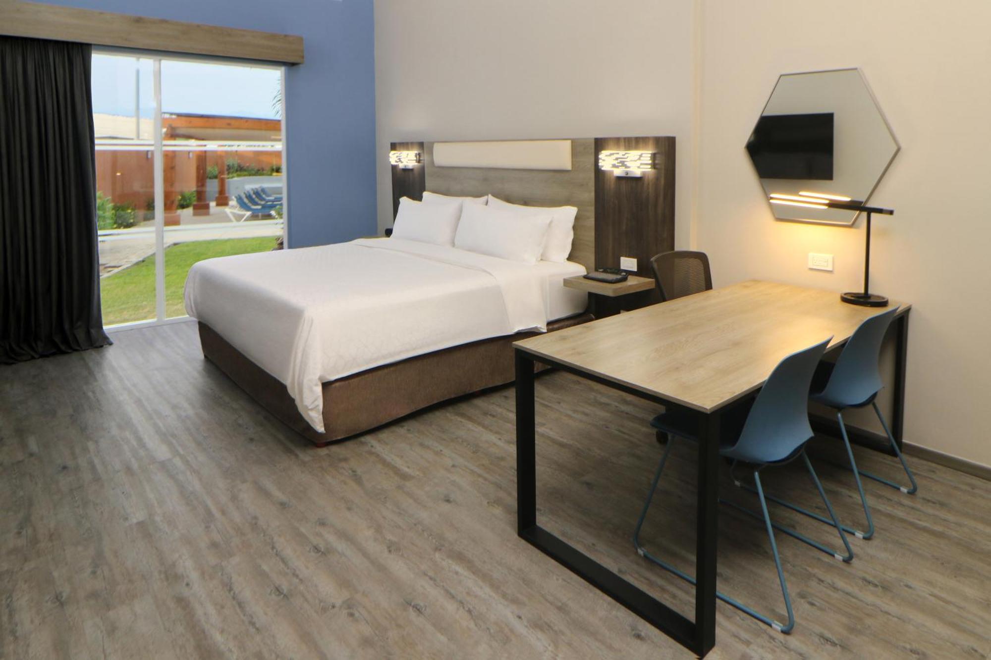 Holiday Inn Express Manzanillo By Ihg Exterior photo