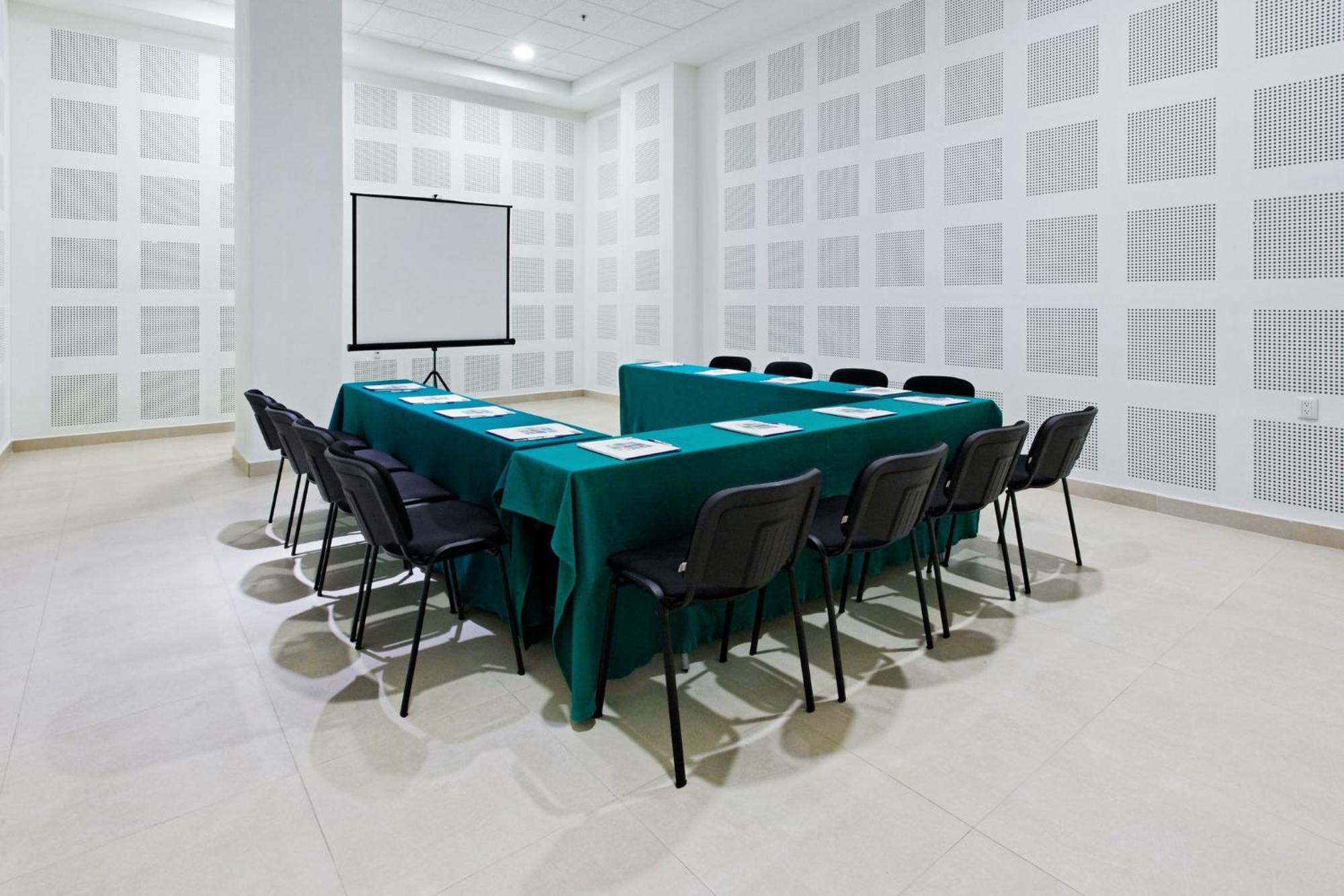 Holiday Inn Express Manzanillo By Ihg Exterior photo