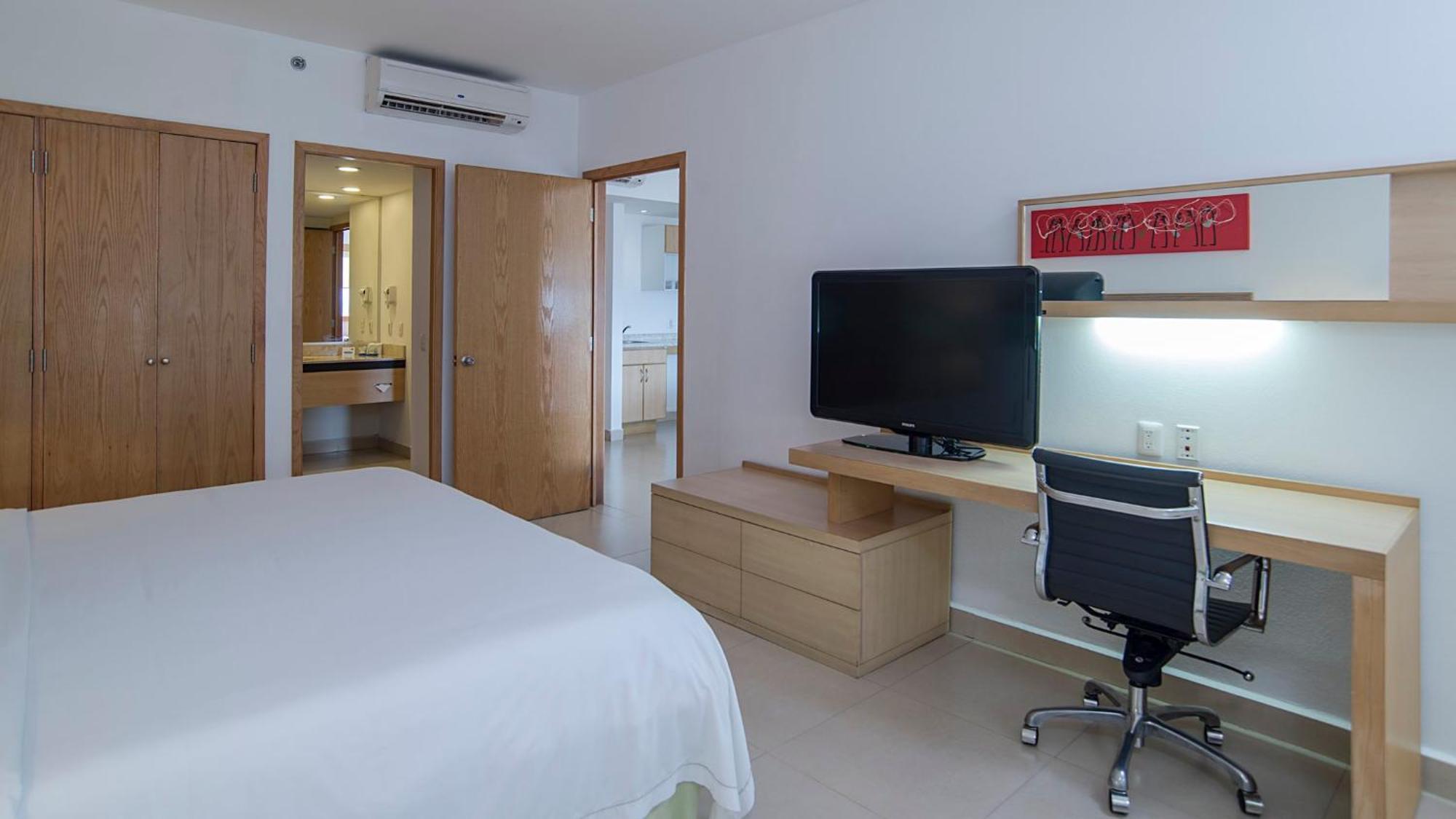 Holiday Inn Express Manzanillo By Ihg Exterior photo