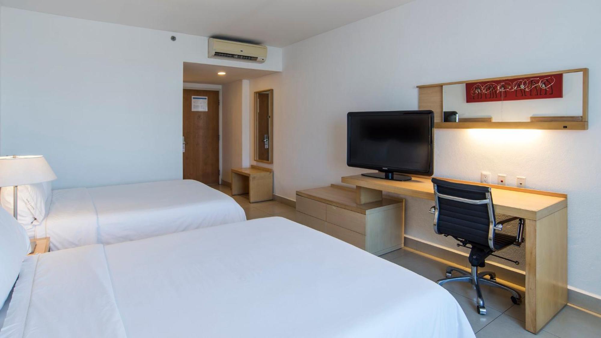 Holiday Inn Express Manzanillo By Ihg Exterior photo