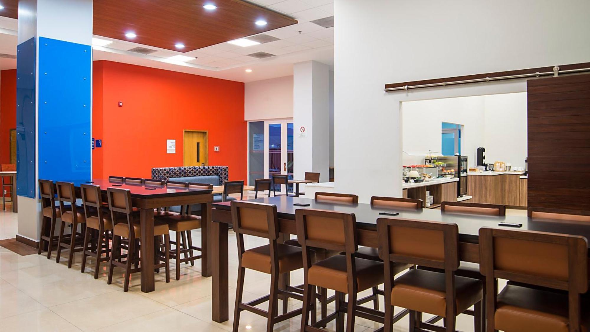 Holiday Inn Express Manzanillo By Ihg Exterior photo